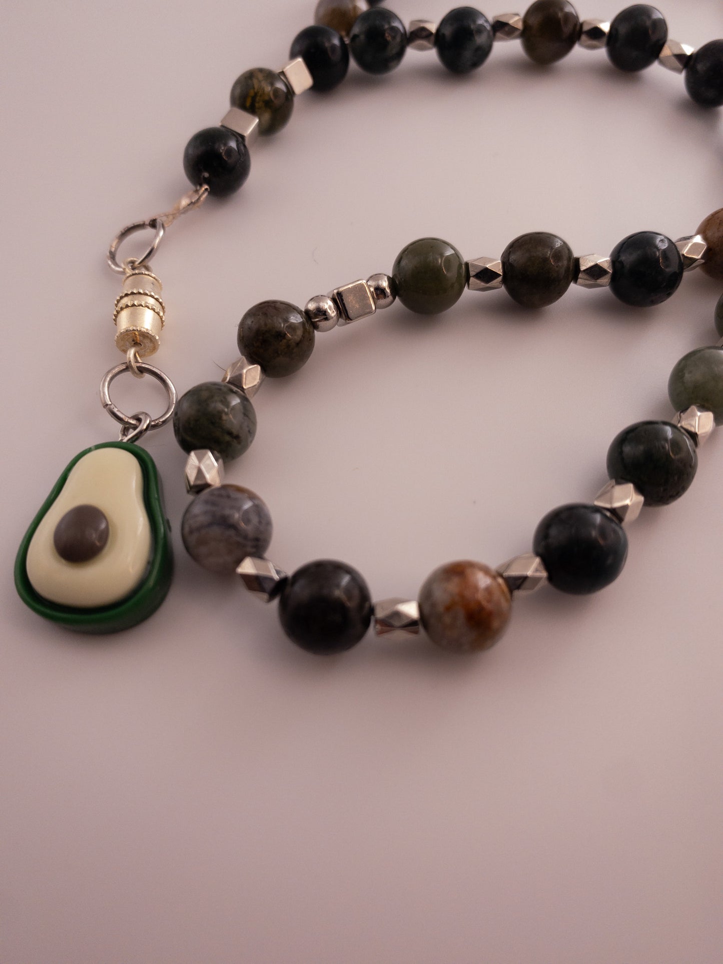 agate sebha with avocado